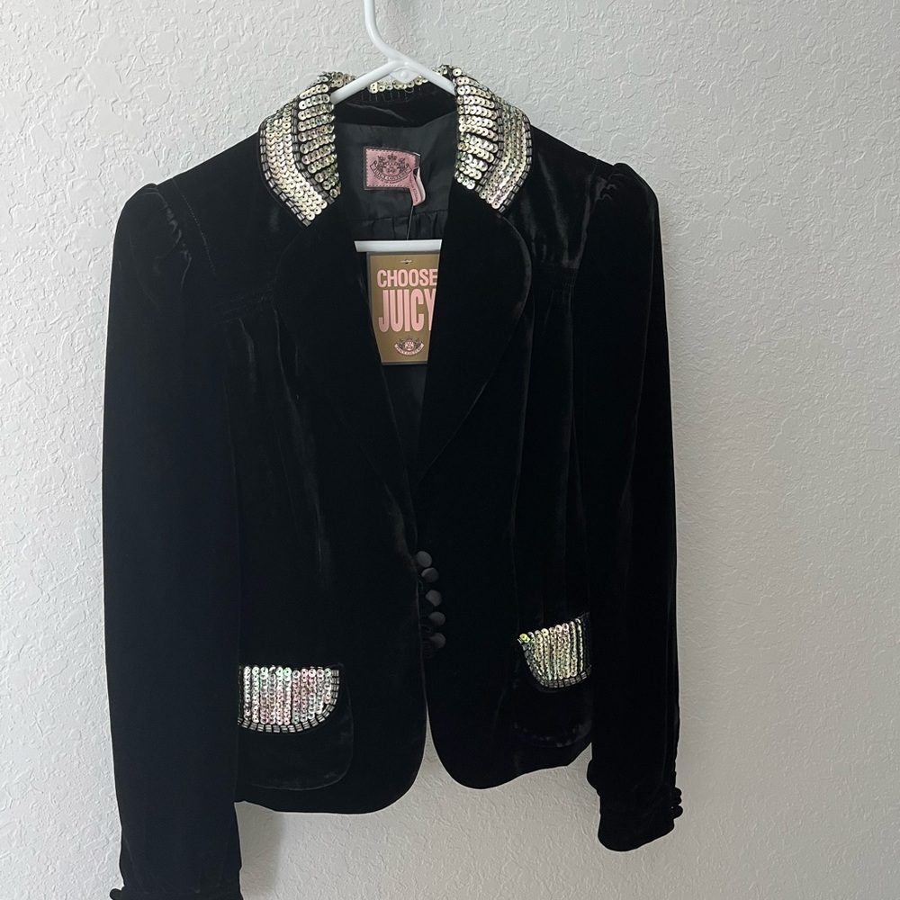 Woman’s Juicy Couture 
Black Velvet Blazer